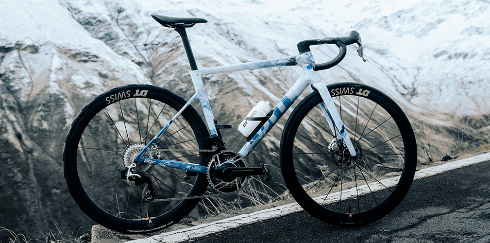 1174 grammi e raggi in carbonio. Le nuove DT Swiss da 38