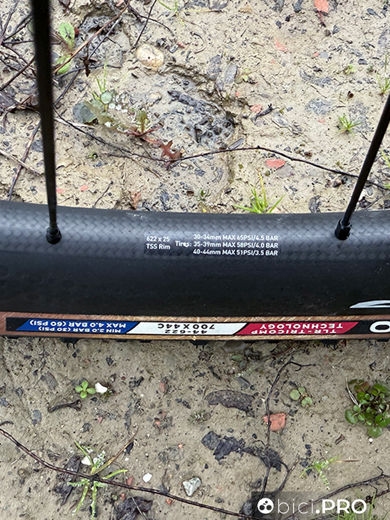 Vredestein Aventura Grezzo, il tubeless gravel (anche) da gara