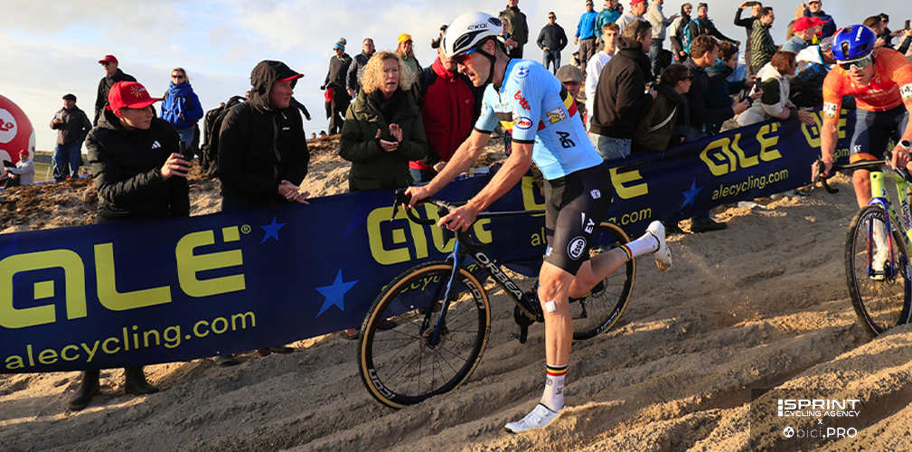 Una Orbea Orca (da strada) sul gradino più alto del podio nel cx