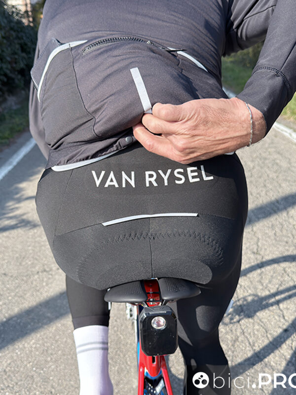 Van Rysel è anche sinonimo di abbigliamento ad alte prestazioni
