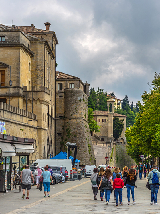 Repubblica di San Marino, turisti (depositphotos.com)