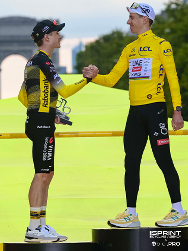 Tour de France 2025, Parigi, podio Campi Elisi, Jonas Vingegaard, Tadej Pogacar