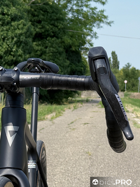 Sram Force AXS, pochi fronzoli e tanta sostanza. Il nostro test