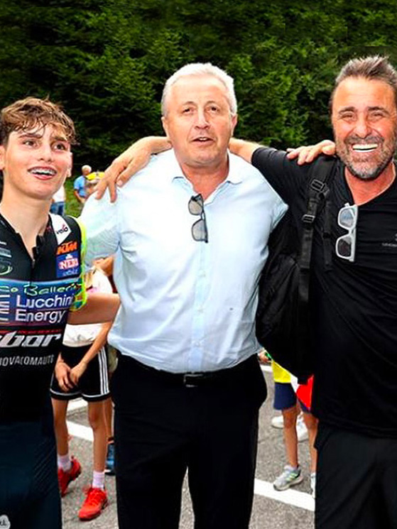 Dopo la vittoria a Montecampione, l'ultima del 2025, con Lucchini e Scinto (foto Instagram/Rodella)