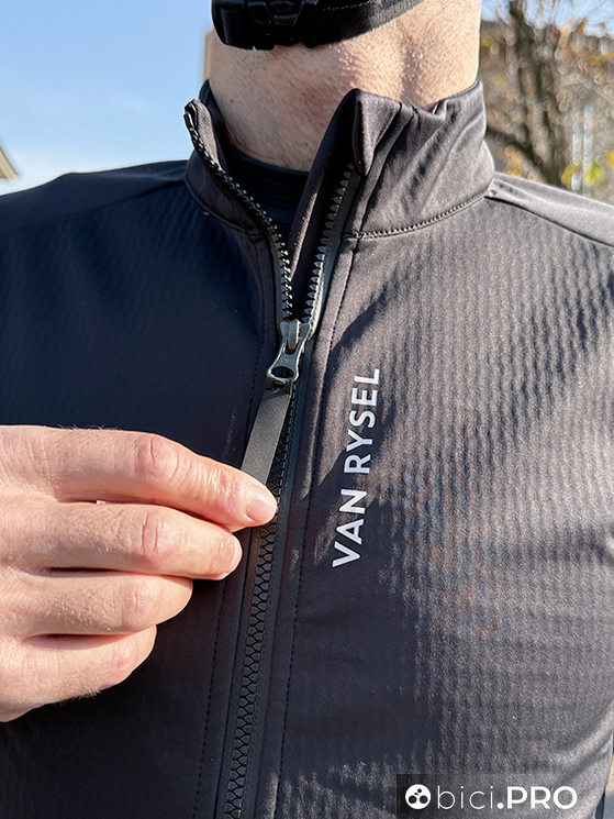 Van Rysel è anche sinonimo di abbigliamento ad alte prestazioni