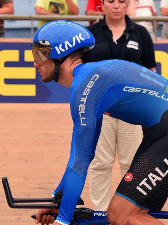 La pista resta la sua attività preminente. Vanta due titoli europei U23, nel quartetto e nell'eliminazione