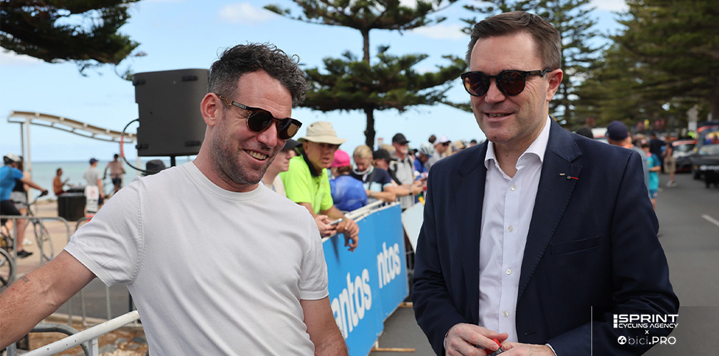 Cavendish insieme al presidente UCI Lappartient. L'ex iridato è molto critico sull'intero sistema ciclismo