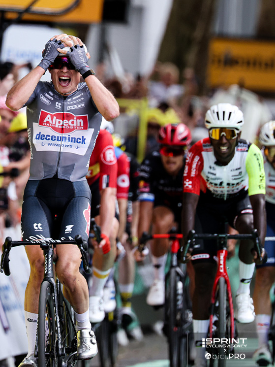 Uno dei tanti secondi posti di Girmay nel 2025, dietro Philipsen a Lille, seconda tappa del Tour