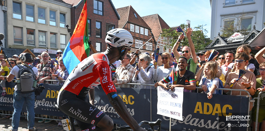 L'eritreo è uno dei ciclisti più amati e richiesti dai tifosi. Anche su questo conta la NSN Cycling