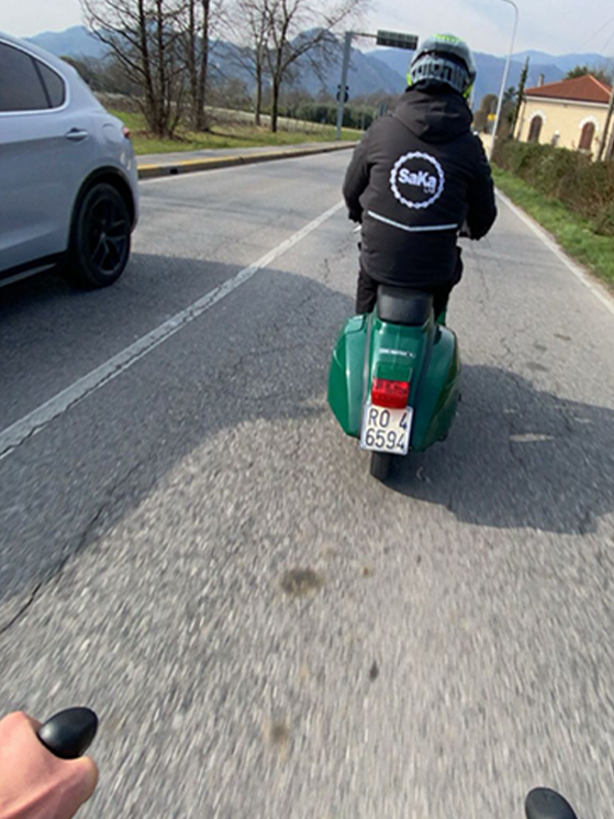 La visuale di Borgo e Cettolin nel "dietro-moto" con Modolo. L'ex velocista vorrebbe che cambiasse qualcosa nelle crescita dei più giovani
