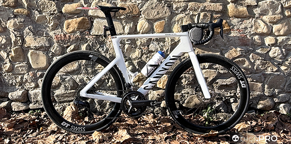 Due Canyon CF SLX a confronto, Aeroad e Ultimate