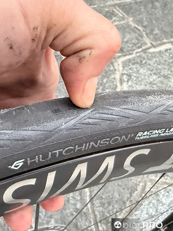 Controllo, tenuta a scorrevolezza, Hutchinson Blackbird all season