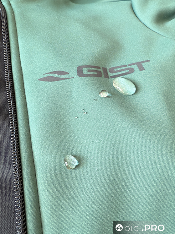 Tecnici quanto basta, sempre confortevoli, sono i capi Gist Zero