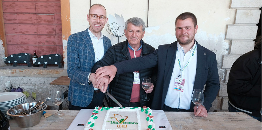 Il Giro del Belvedere fu organizzato per la prima volta nel 1923 e ha festeggiato i 100 anni. A sinistra Efren Chies, accanto al presidente Carlet