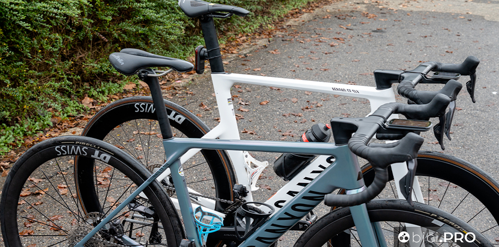 Due Canyon CF SLX a confronto, Aeroad e Ultimate