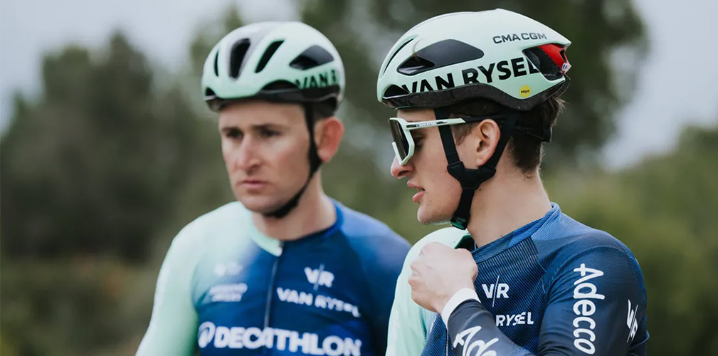 Benoot insieme a Seixas. Sarà un po' il suo mentore, per togliergli pressione dopo lo sfolgorante 2025