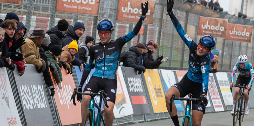 L'arrivo di Heusden-Zolder con la Azzetti e la Bianchi insieme. Vittoria alla prima (foto Superprestige)
