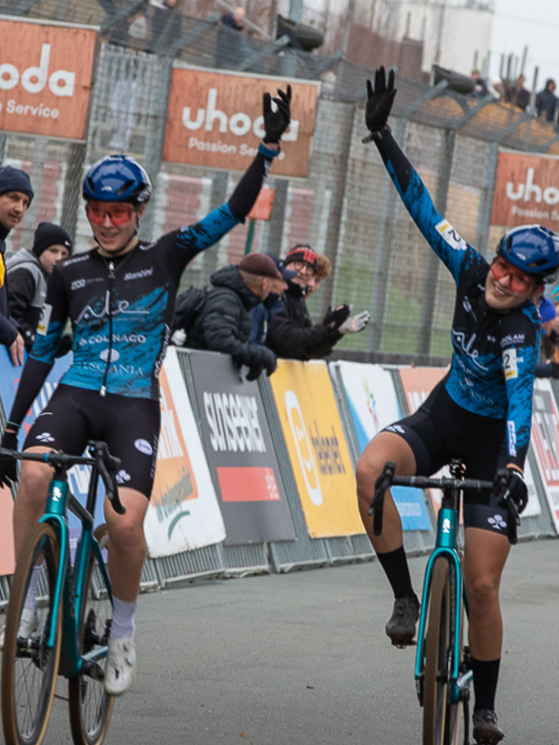 L'arrivo di Heusden-Zolder con la Azzetti e la Bianchi insieme. Vittoria alla prima (foto Superprestige)