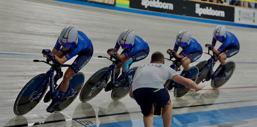 Nel quartetto su pista la Bianchi ha ottenuto l'argento agli europei e ai mondiali junior 2025 (foto Facebook)