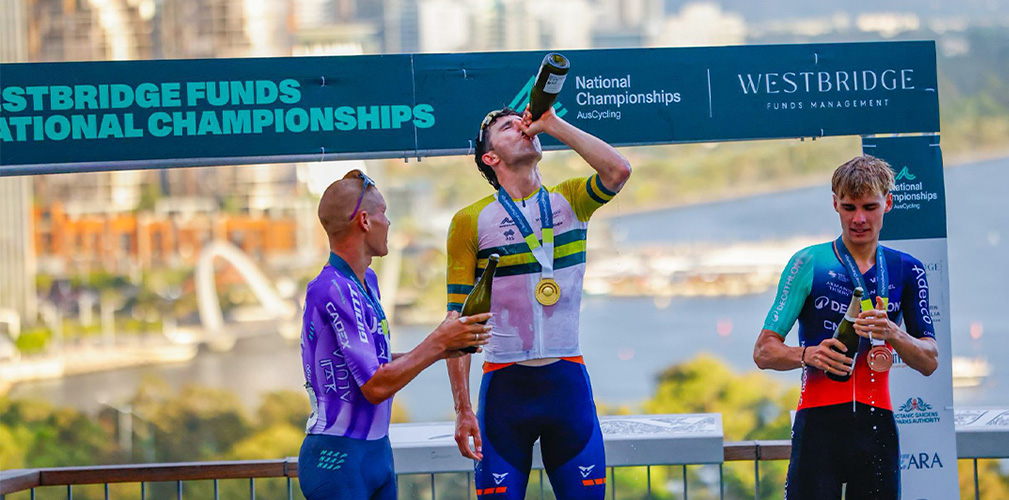 Il podio finale di Perth con Eddy fra Plapp e Chamberlain (foto JP Ronco -Australia Cycling Photography)