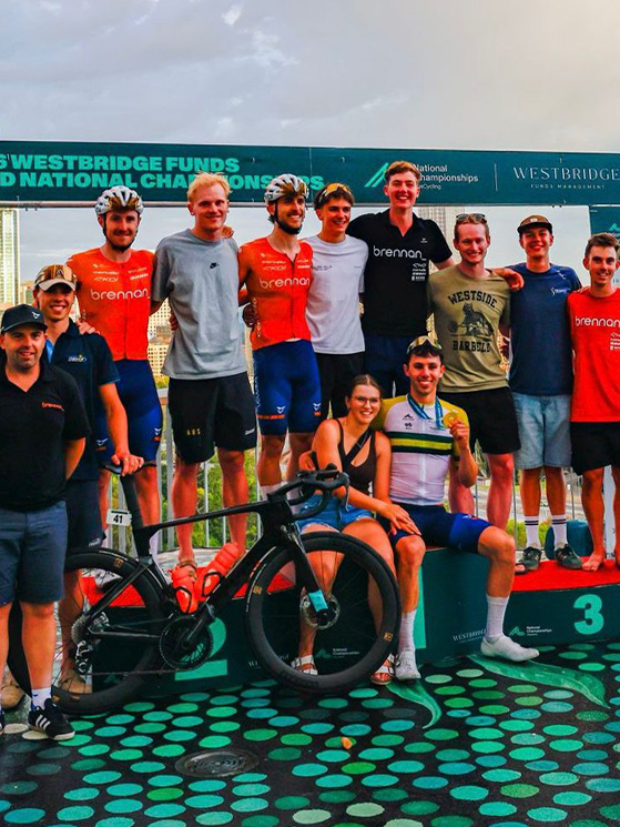 Il Team Brennan festeggia la prima vittoria 2026 (foto JP Ronco -Australia Cycling Photography)