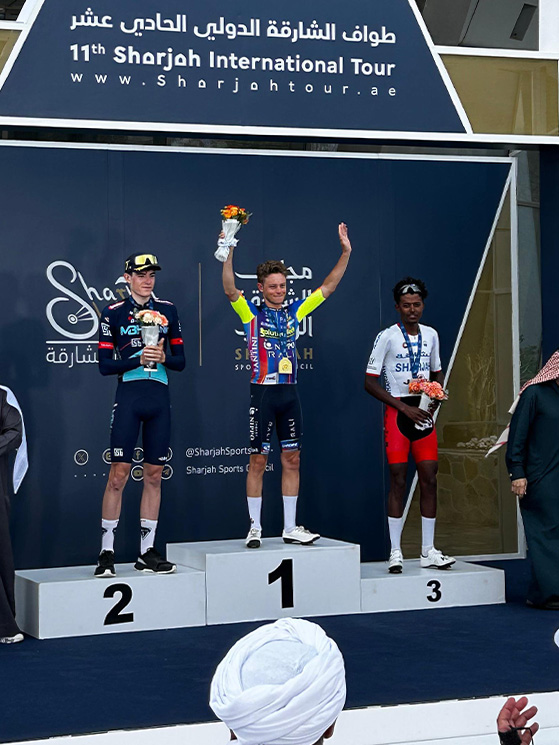 Il podio della quarta tappa del Tour of Sharjah con l'udinese fra Nespoli e l'eritreo Mulugeta (foto team)