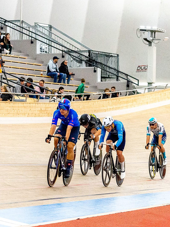 Lo sprint vincente nello scratch, prendendosi la rivincita sul danese Malmberg (foto FB)