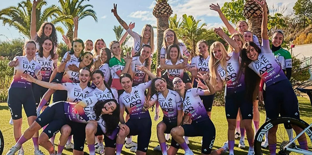 Nel ritiro di Benidorm erano presenti sia il team WorldTour che devo team. Per Silo un modo per conoscere tutti (foto UAE Team ADQ)