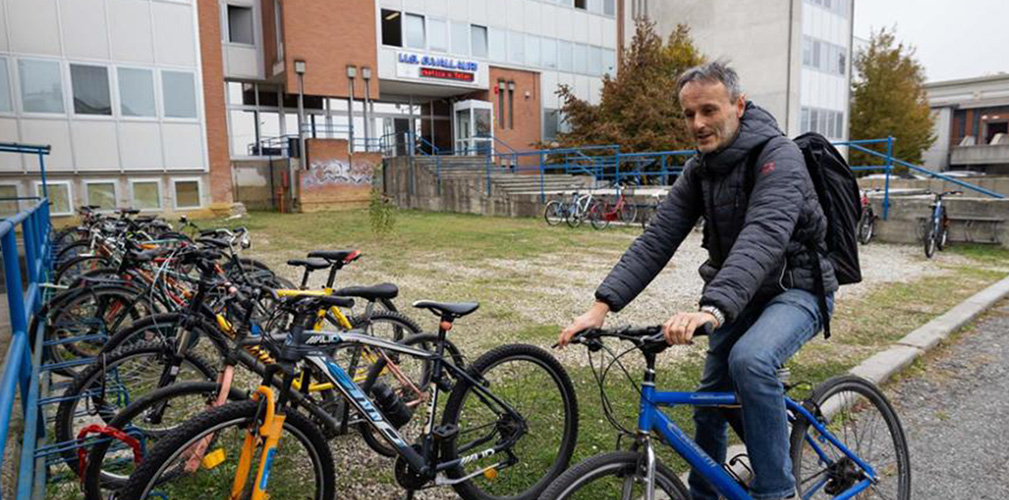 La domanda dello studente-ciclista va presentata attraverso l'insegnante di educazione fisica che sarà il suo tutor