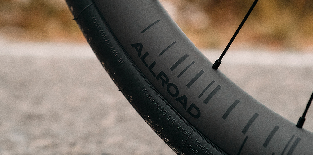 Deda Allroad Carbon, equilibrio e leggerezza