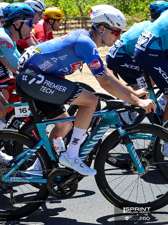 Busatto e la sua Canyon Aeroad, che definisce una spada: veloce e rigida