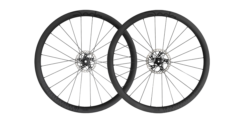 Deda Allroad Carbon, equilibrio e leggerezza