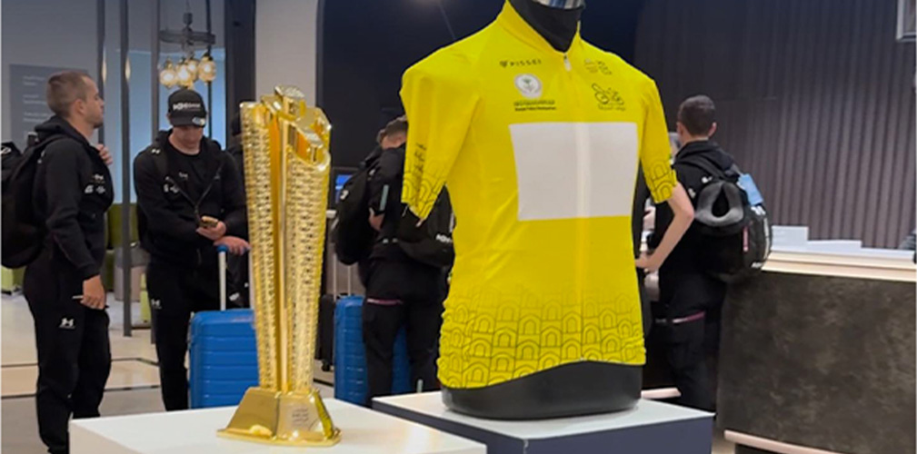 Lo Sharjah Tour si corre nella penisola arabica che si affaccia sul Golfo Persico, poco a est di Abu Dhabi. la maglia del leader è griffata Pissei