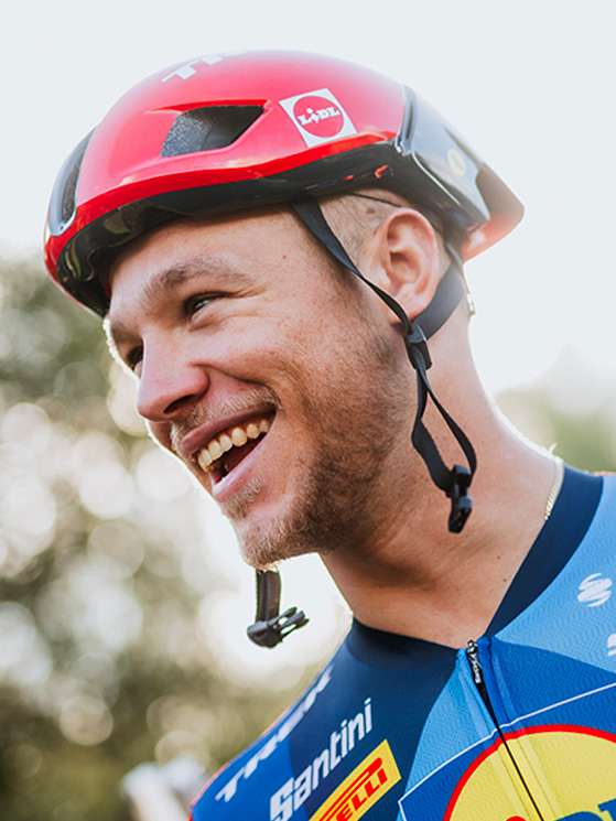 Jonathan Milan ha 25 anni ed è professionista dal 2021. Ha corso alla Bahrain Victorious e ora alla LIdl-Trek