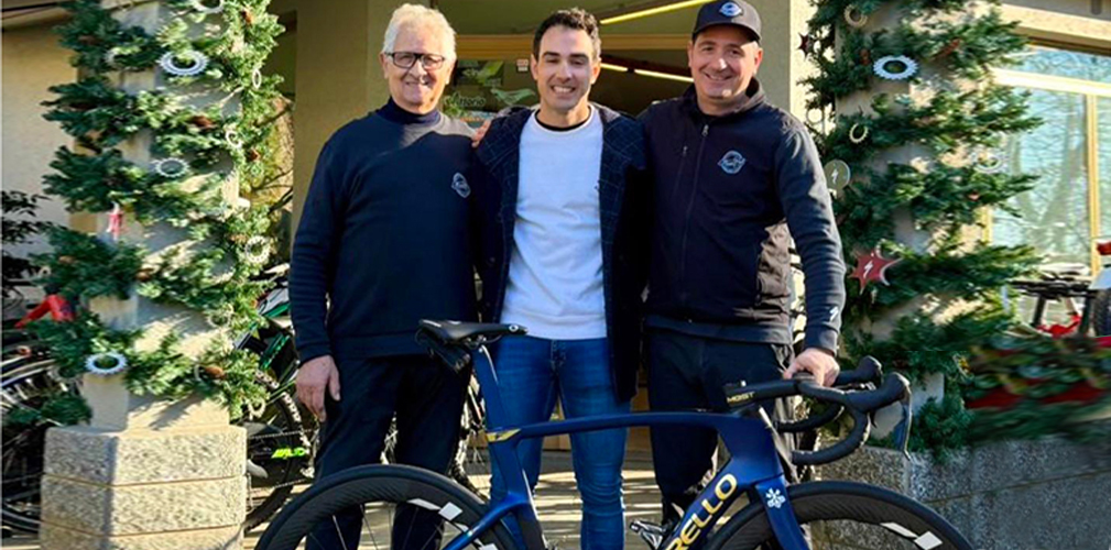 Moschetti si è fatto montare il nuovo attacco nell'officina di Marino Fusar Poli e suo figlio