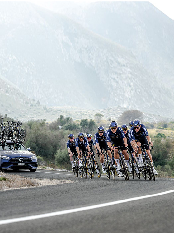 La Pinarello-Q36.5 è cresciuta anche nell'organico, avendo un programma piuttosto ricco