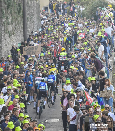 Il Lombardia 2025, scenery, tifosi, colore, gruppo
