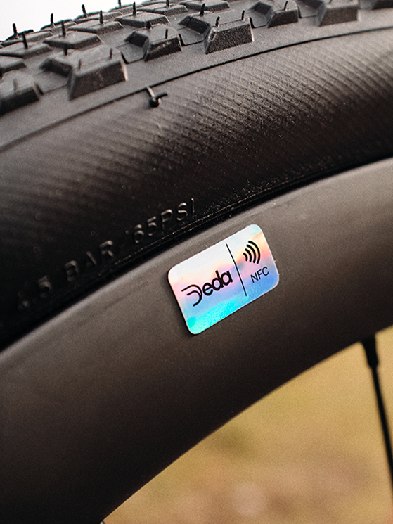 Deda Allroad Carbon, equilibrio e leggerezza