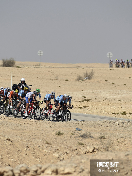 Uno scorcio dei mondiali 2026, con il gruppo spezzato dai ventagli. Succederà anche nel 2028?