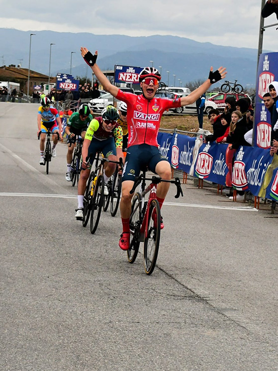 Domenica il GP Giuliano Baronti aprirà la stagione fatta di 43 prove. Qui Sambinello 1° nel 2024 (foto Fruzzetti)