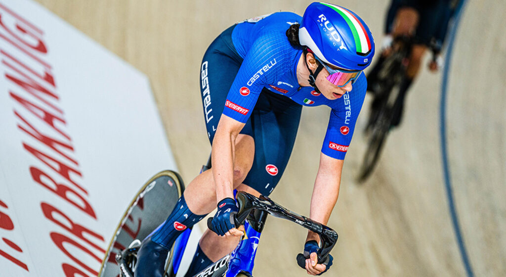 Venturelli nella madison aveva vinto un oro iridato da junior nel 2023, mentre all'europeo U23 nel 2024 si era rotta un braccio (foto Sinan Celik)