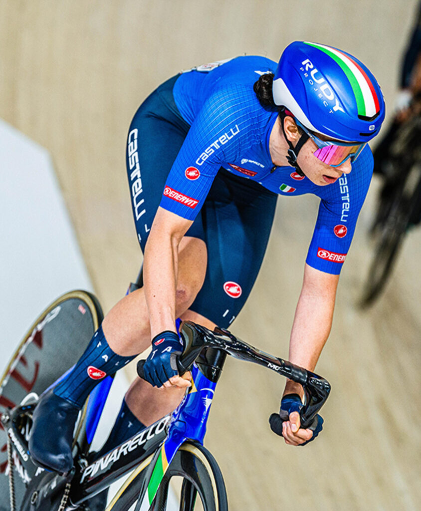 Venturelli nella madison aveva vinto un oro iridato da junior nel 2023, mentre all'europeo U23 nel 2024 si era rotta un braccio (foto Sinan Celik)