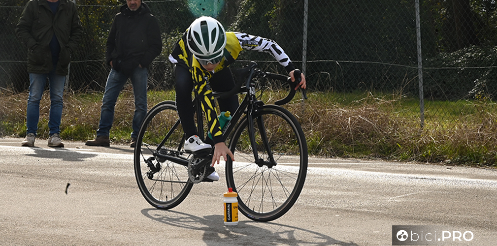 Si insegna la padronanza della bici: il ds Mirco Buti è un modello di pazienza e passione
