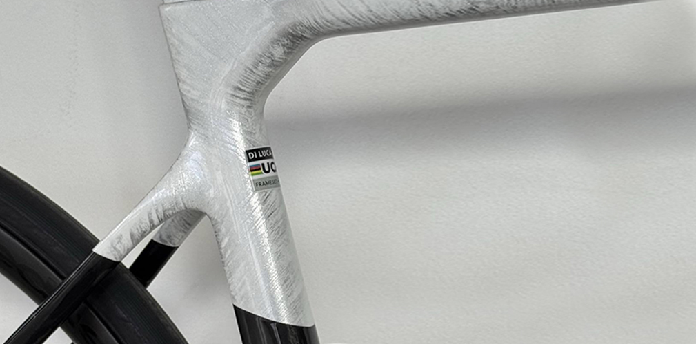 I telai Di Luca sono prodotti a Taiwan da stampo esclusivo e verniciati a Padova da Lumar Colors