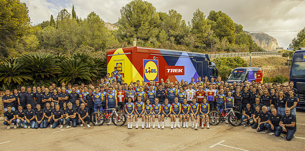 La Lidl-Trek è composta da 116 b persone dello staff più alcuni freelanca