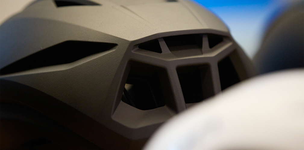 Se le code lunghe sono spesso un freno quando l'atleta muove la testa, la coda tronca di Eclipse Pro ha dato i risultati desiderati