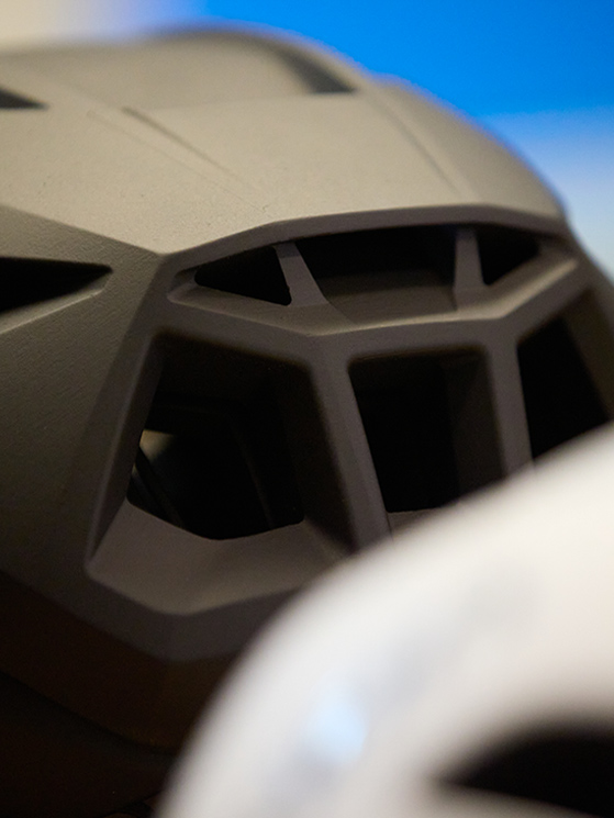 Se le code lunghe sono spesso un freno quando l'atleta muove la testa, la coda tronca di Eclipse Pro ha dato i risultati desiderati