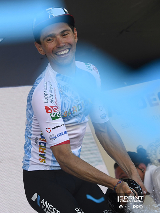 La maglia di leader del Giro di Sardegna per tre giorni: per Garibbo cresce la sicurezza