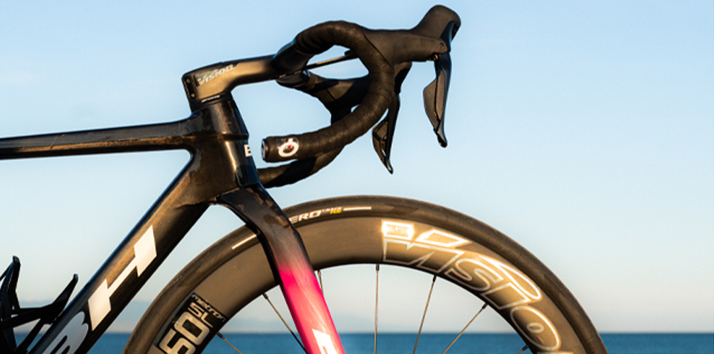 BH Ultralight, manubrio Vision, ruote Vision Metro SL60 nastro Prologo