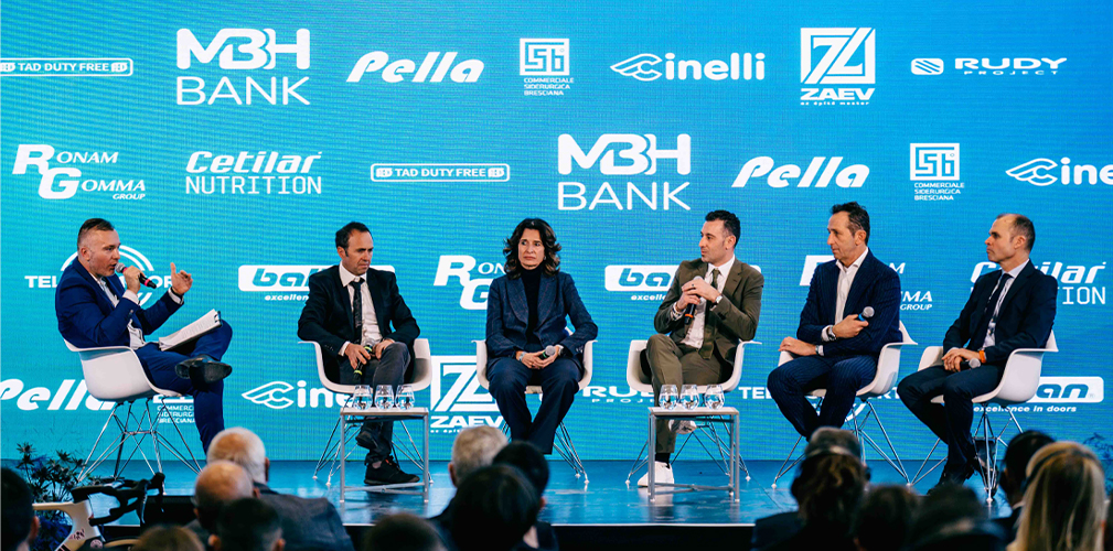 Da sinistra: Gilberto Simoni, Norma Gimondi, Vincenzo Nibali, Andrea Tafi, Mirko Celestino (foto Think Bold)